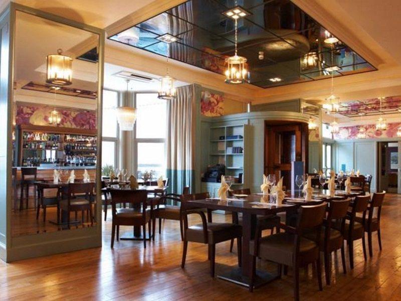 Claremont Hotel Дъглас Екстериор снимка